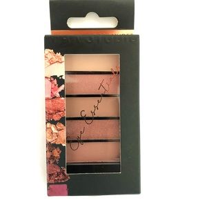 Max Studio Rosy Nudes Eyeshadow Palette
